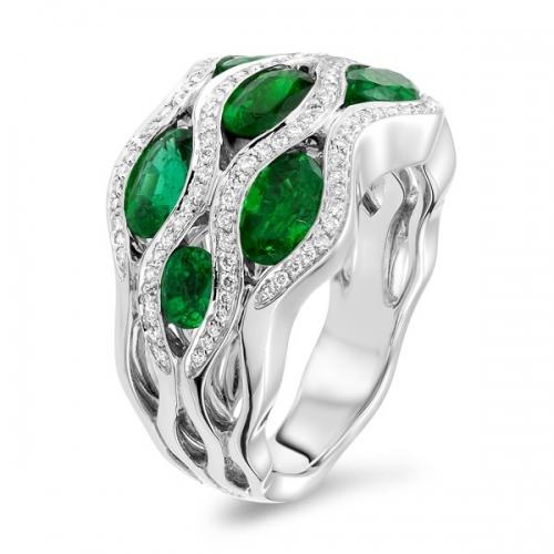 Productfotografie-fotografie-sieraden-juwelen-ring-diamant-smaragd